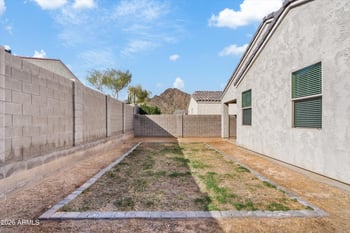 4589 Horsenettle Dr, San Tan Valley, AZ 85144