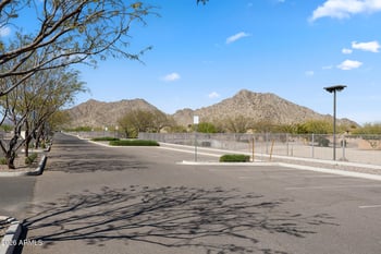 4589 Horsenettle Dr, San Tan Valley, AZ 85144