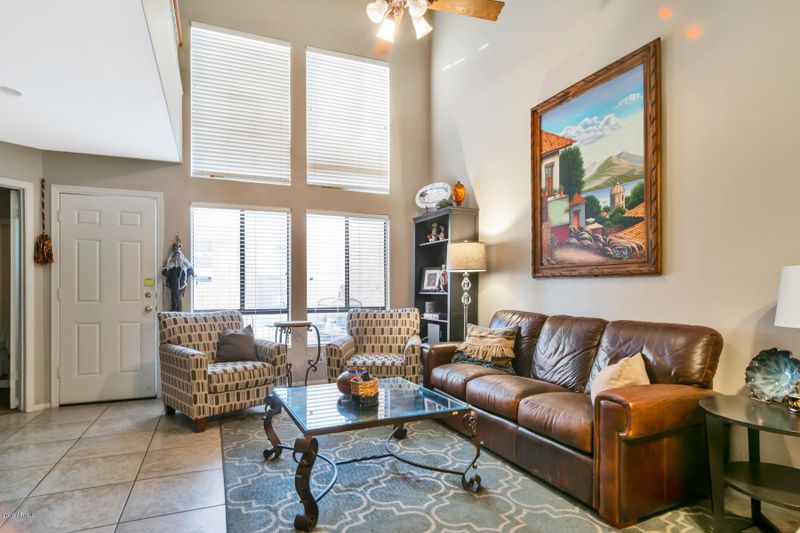 46 E Betty Elyse Ln, Phoenix, AZ 85022