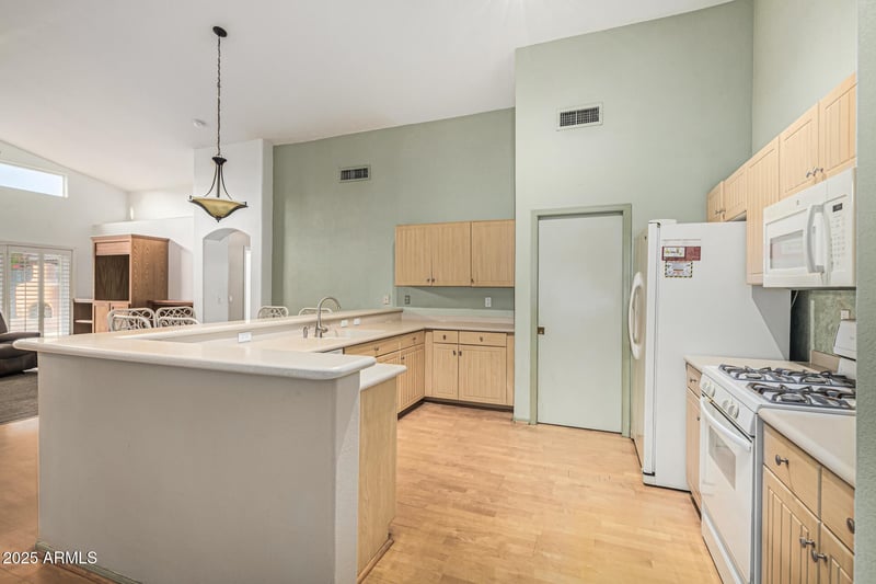 460 Arabian Dr, Gilbert, AZ 85296