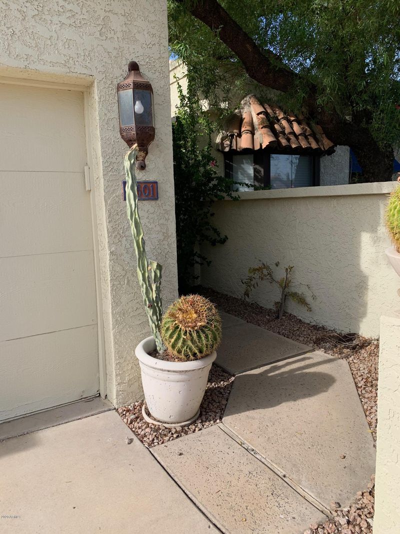 4601 E Desert Dr, Phoenix, AZ 85044