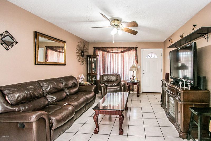 4601 E Vineyard Rd, Phoenix, AZ 85042