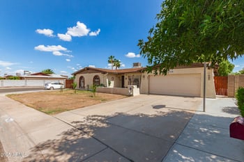 4601 Golden Ln, Glendale, AZ 85302