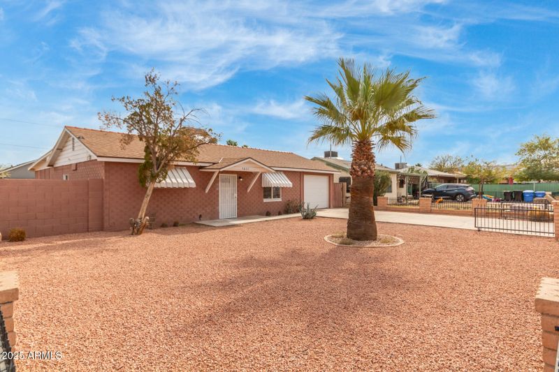 4601 S 21st St, Phoenix, AZ 85040