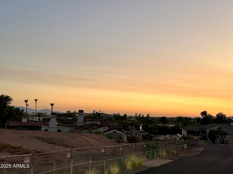 4605 Rockridge Rd, Phoenix, AZ 85018