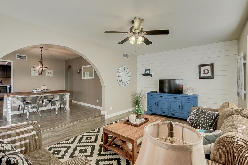 4605 W Lindner Dr, Glendale, AZ 85308