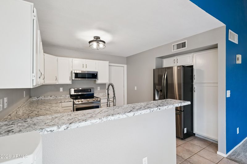 4605 W Wahalla Ln, Glendale, AZ 85308