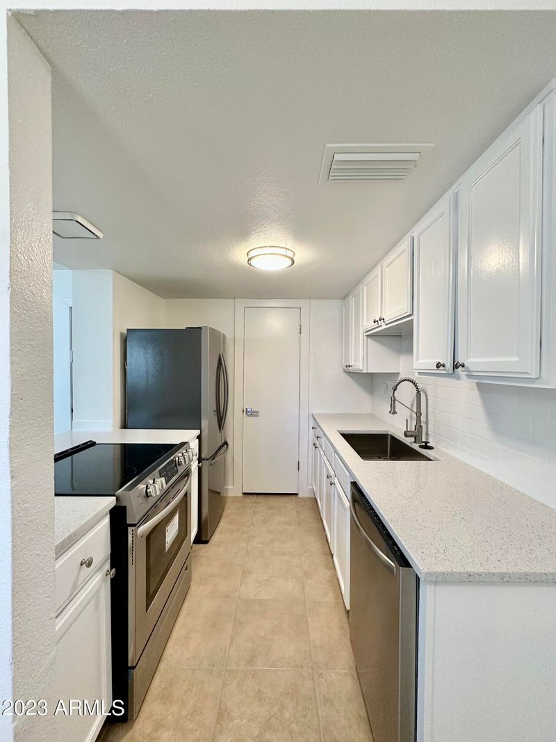 4609 E Southgate Ave, Phoenix, AZ 85040