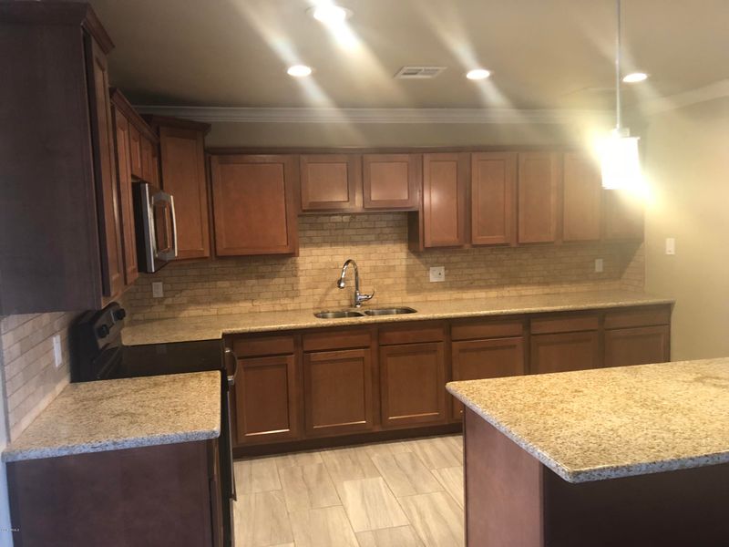 4609 W Earll Dr, Phoenix, AZ 85031