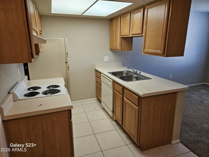 461 W Holmes Ave #327, Mesa, AZ 85210