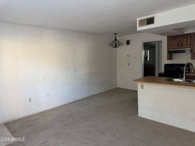 461 Holmes Ave #331, Mesa, AZ 85210