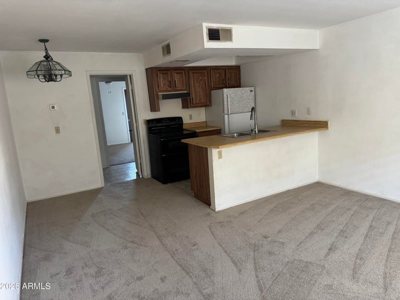 461 Holmes Ave #331, Mesa, AZ 85210