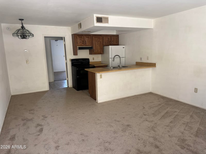 461 Holmes Ave #331, Mesa, AZ 85210