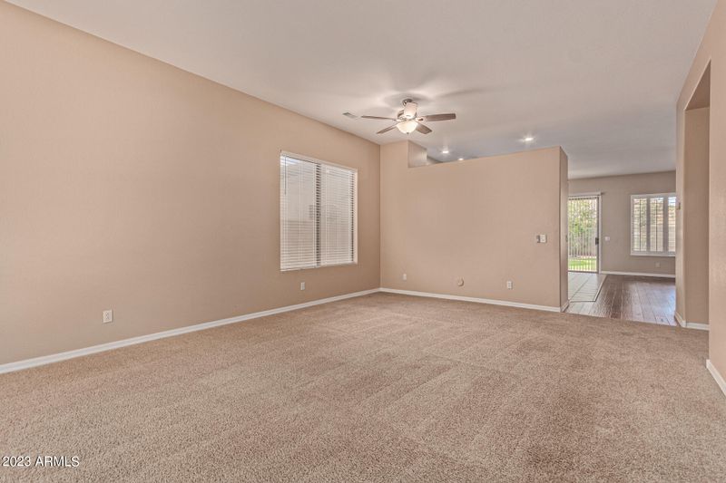 461 W Locust Dr, Chandler, AZ 85248
