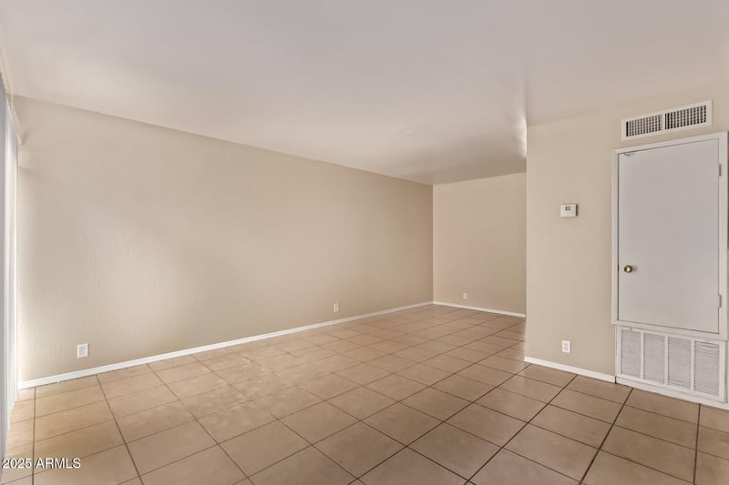4610 68th St #402, Scottsdale, AZ 85251