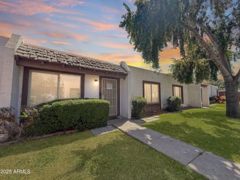 4610 Desert Crest Dr, Glendale, AZ 85301