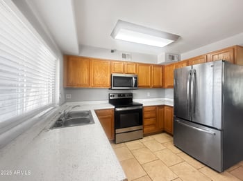 4610 Desert Crest Dr, Glendale, AZ 85301