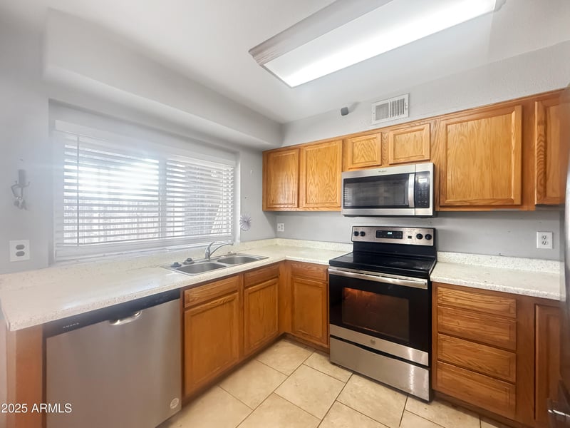 4610 Desert Crest Dr, Glendale, AZ 85301