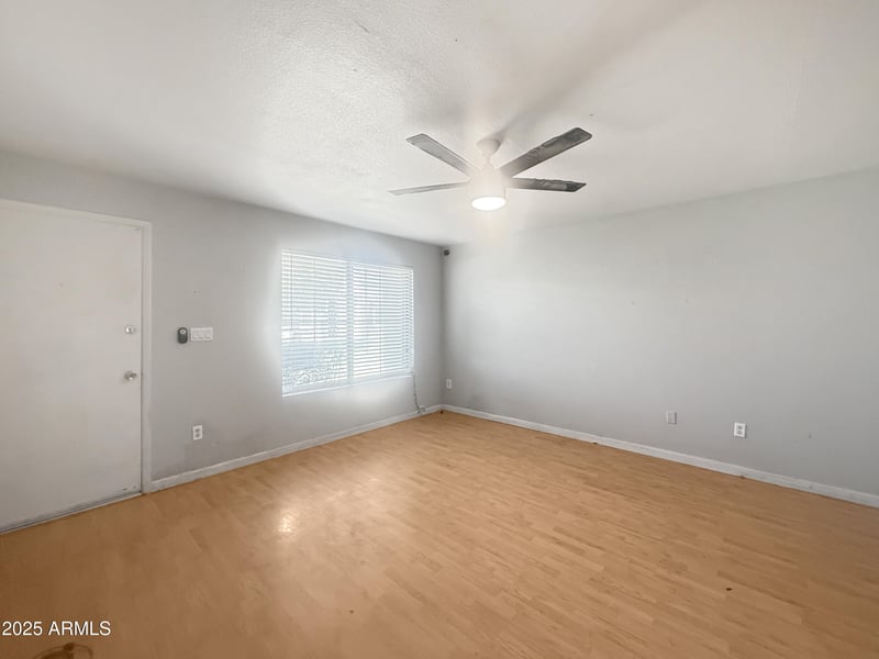 4610 Desert Crest Dr, Glendale, AZ 85301
