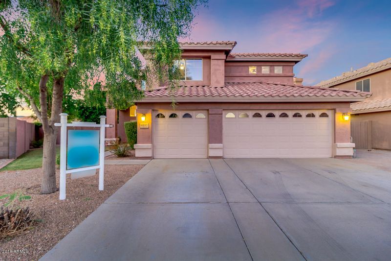 4610 E South Fork Dr, Phoenix, AZ 85044
