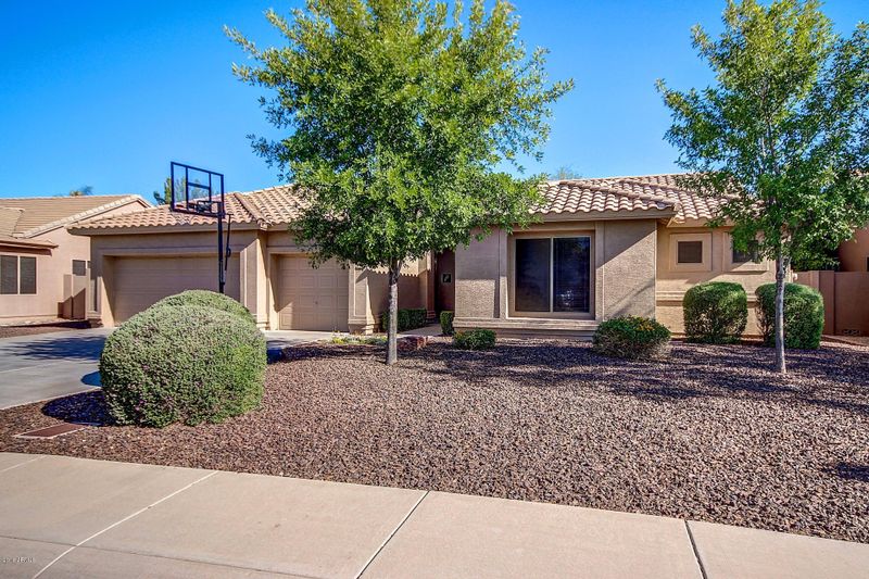 4610 W Whispering Wind Dr, Glendale, AZ 85310