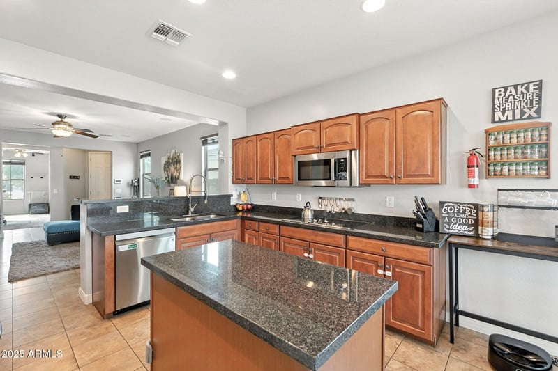 4611 25th Dr, Phoenix, AZ 85041