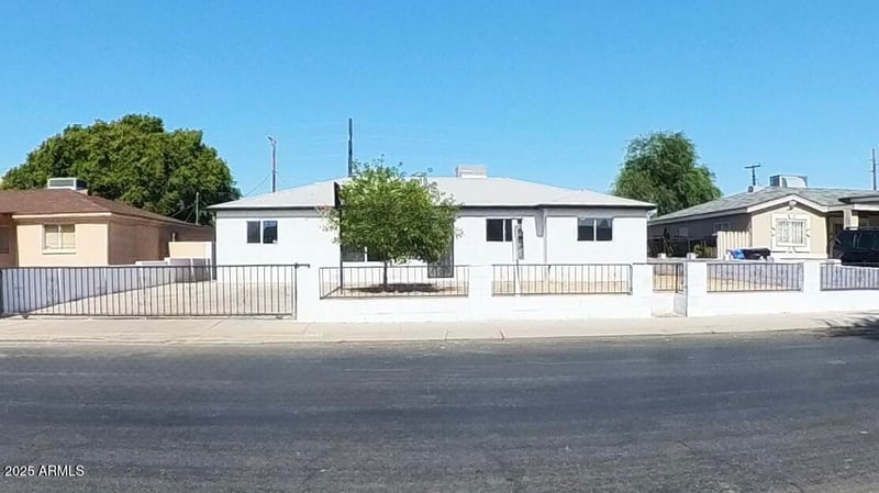 4612 50th Dr, Phoenix, AZ 85031