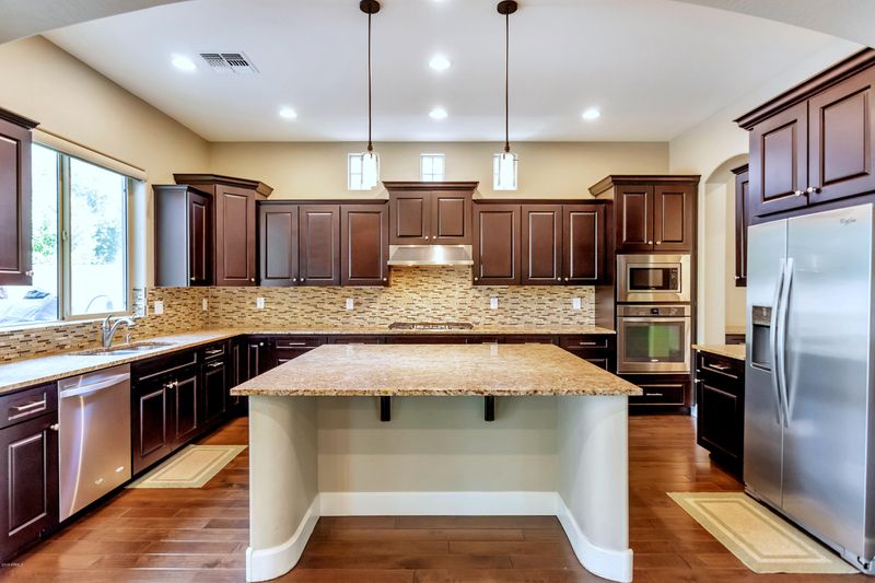 4612 N 33rd Pl, Phoenix, AZ 85018