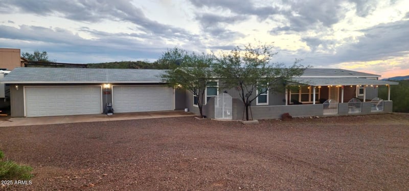 46128 38th Ave, New River, AZ 85087