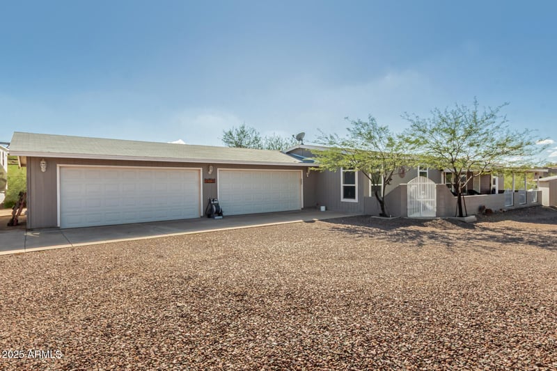 46128 38th Ave, New River, AZ 85087