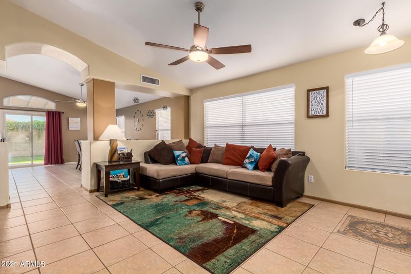 4614 E Charleston Ave, Phoenix, AZ 85032
