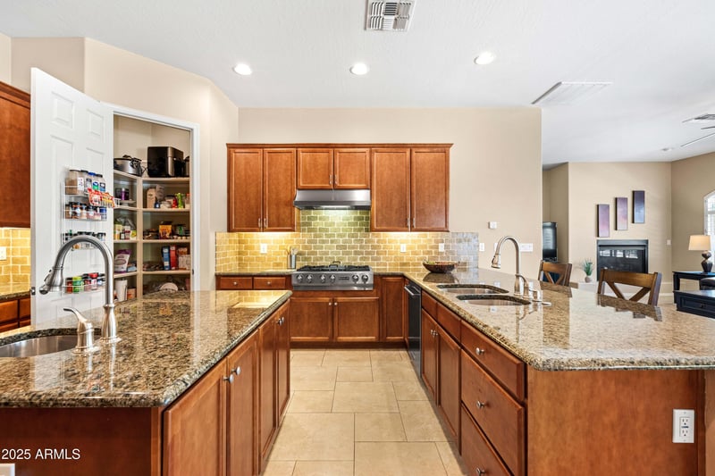 4614 Reins Rd, Gilbert, AZ 85297