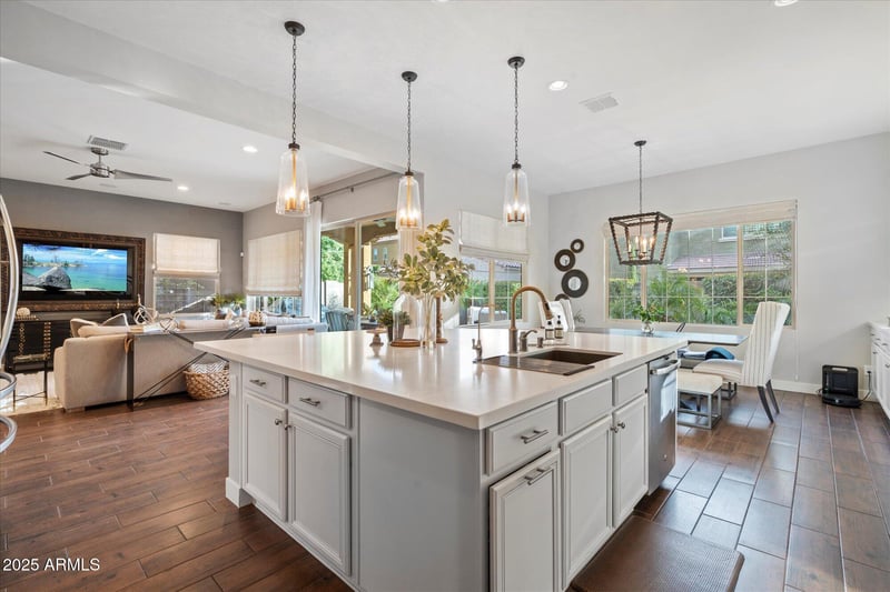 4615 E Navigator Ln, Phoenix, AZ 85050