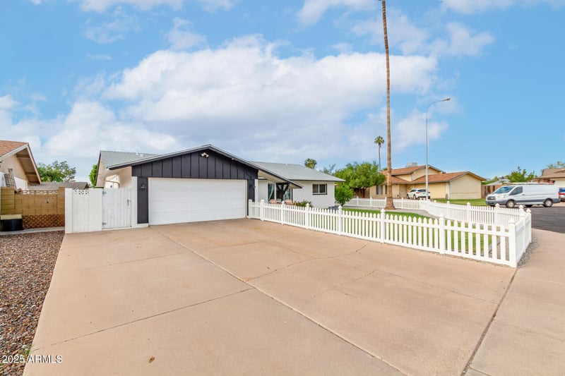 4616 Poplar St, Tempe, AZ 85282