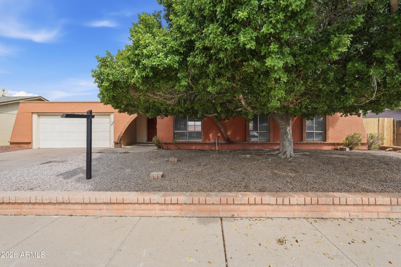 4616 Saguaro Dr, Glendale, AZ 85304
