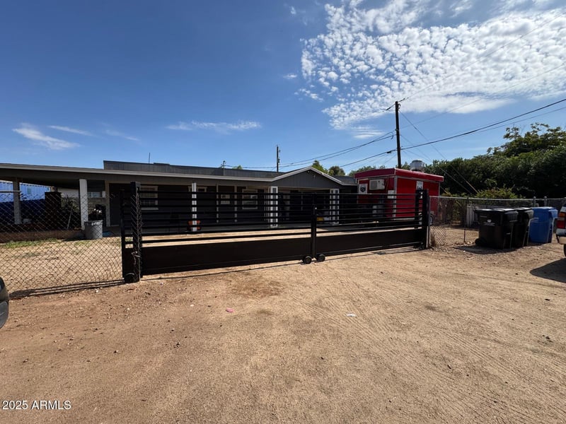 4617 8th St, Phoenix, AZ 85040