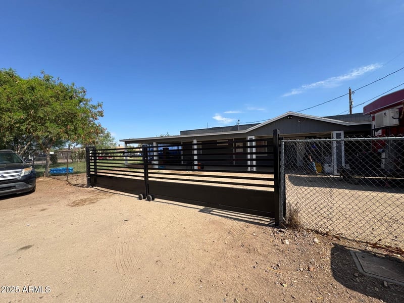 4617 8th St, Phoenix, AZ 85040