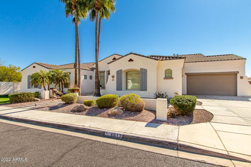 4617 W Moon Blossum Ln, Phoenix, AZ 85083