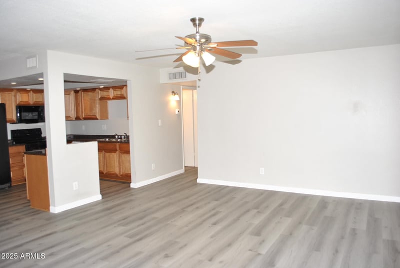 462 Royal Palms Dr, Mesa, AZ 85203