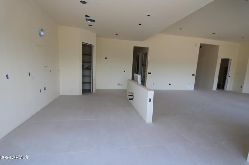 462 W Rough Rider Rd, New River, AZ 85087