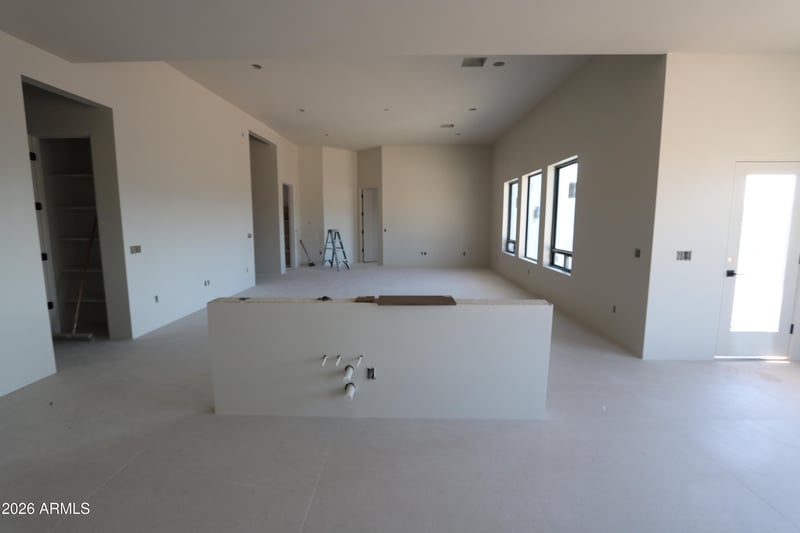 462 W Rough Rider Rd, New River, AZ 85087