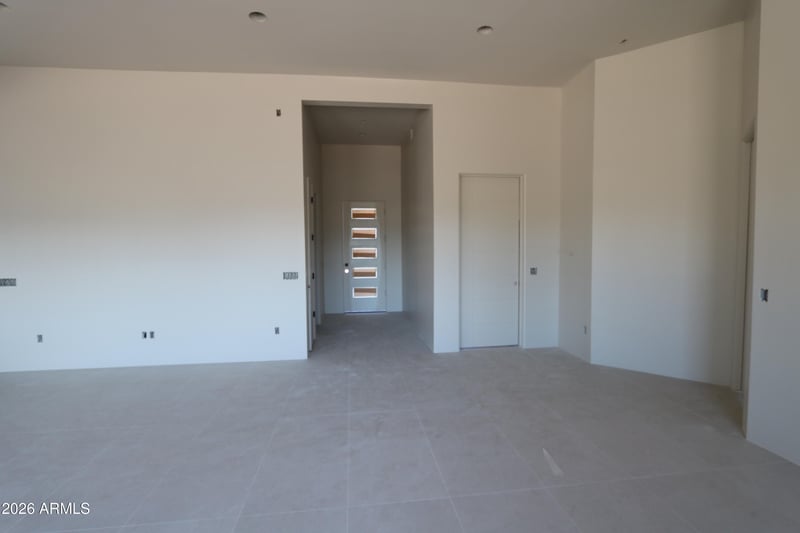 462 W Rough Rider Rd, New River, AZ 85087