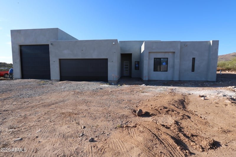 462 W Rough Rider Rd, New River, AZ 85087