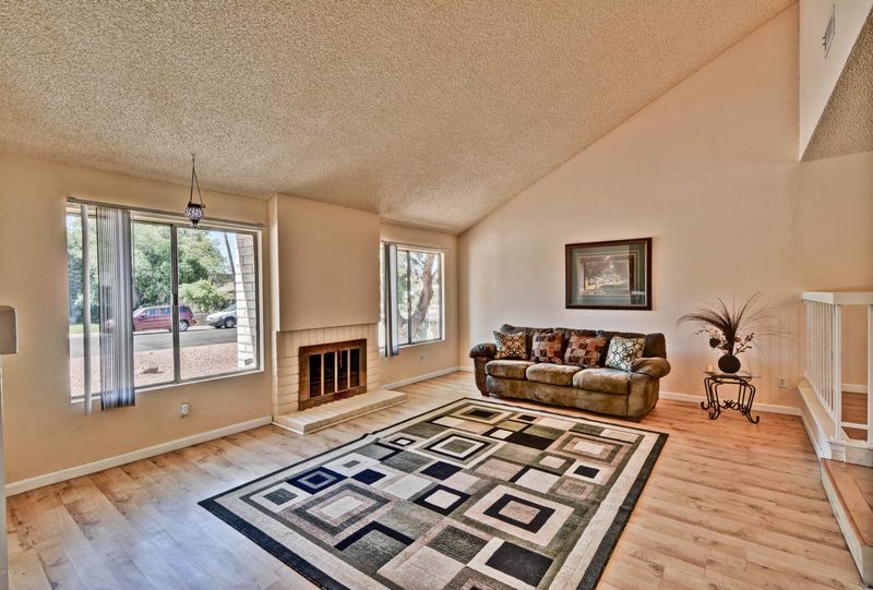 4620 W North Ln, Glendale, AZ 85302