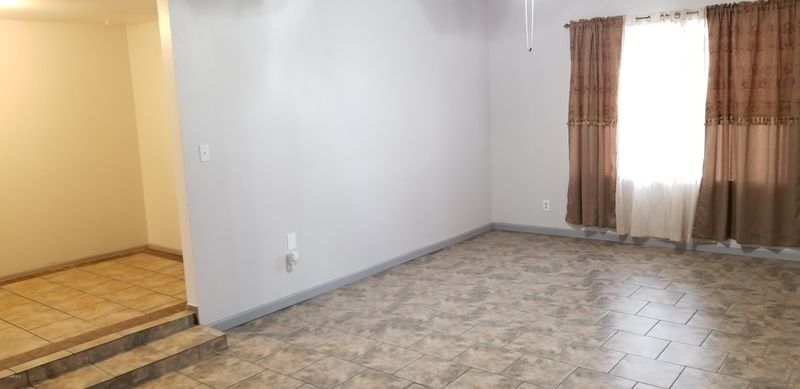 4621 W Laurel Ln, Glendale, AZ 85304