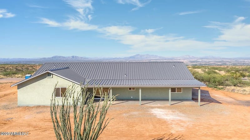 46210 36th Dr, New River, AZ 85087