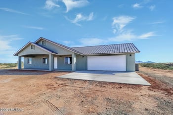 46210 36th Dr, New River, AZ 85087