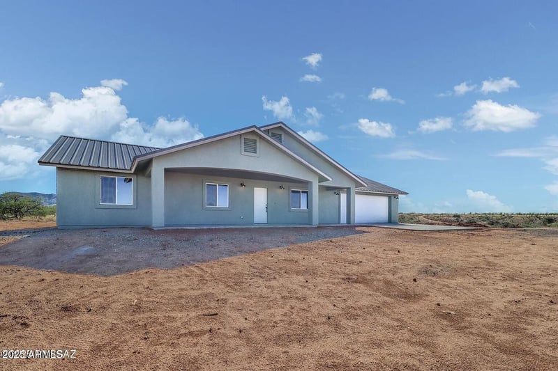 46210 36th Dr, New River, AZ 85087