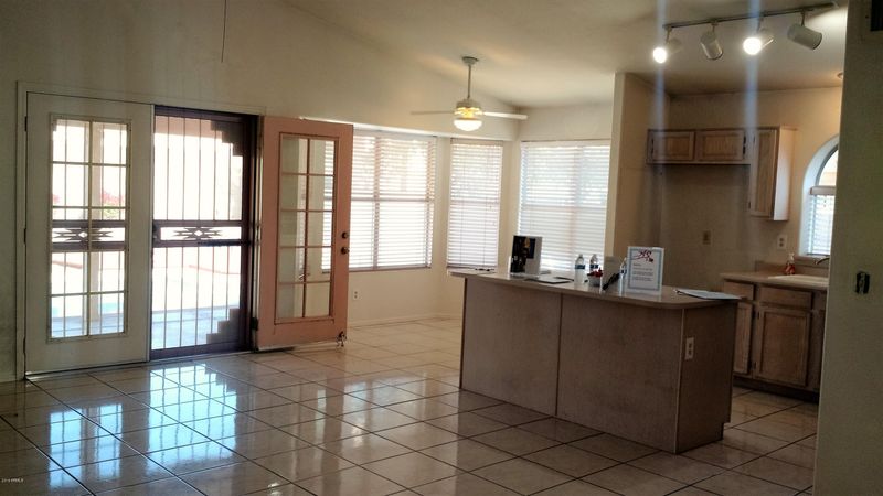 4622 E Thistle Landing Dr, Phoenix, AZ 85044