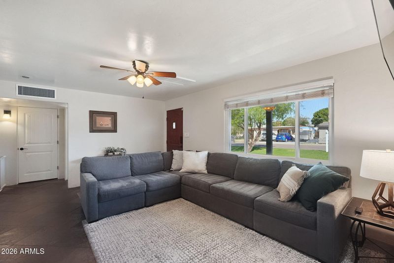 4623 E Holly St, Phoenix, AZ 85008